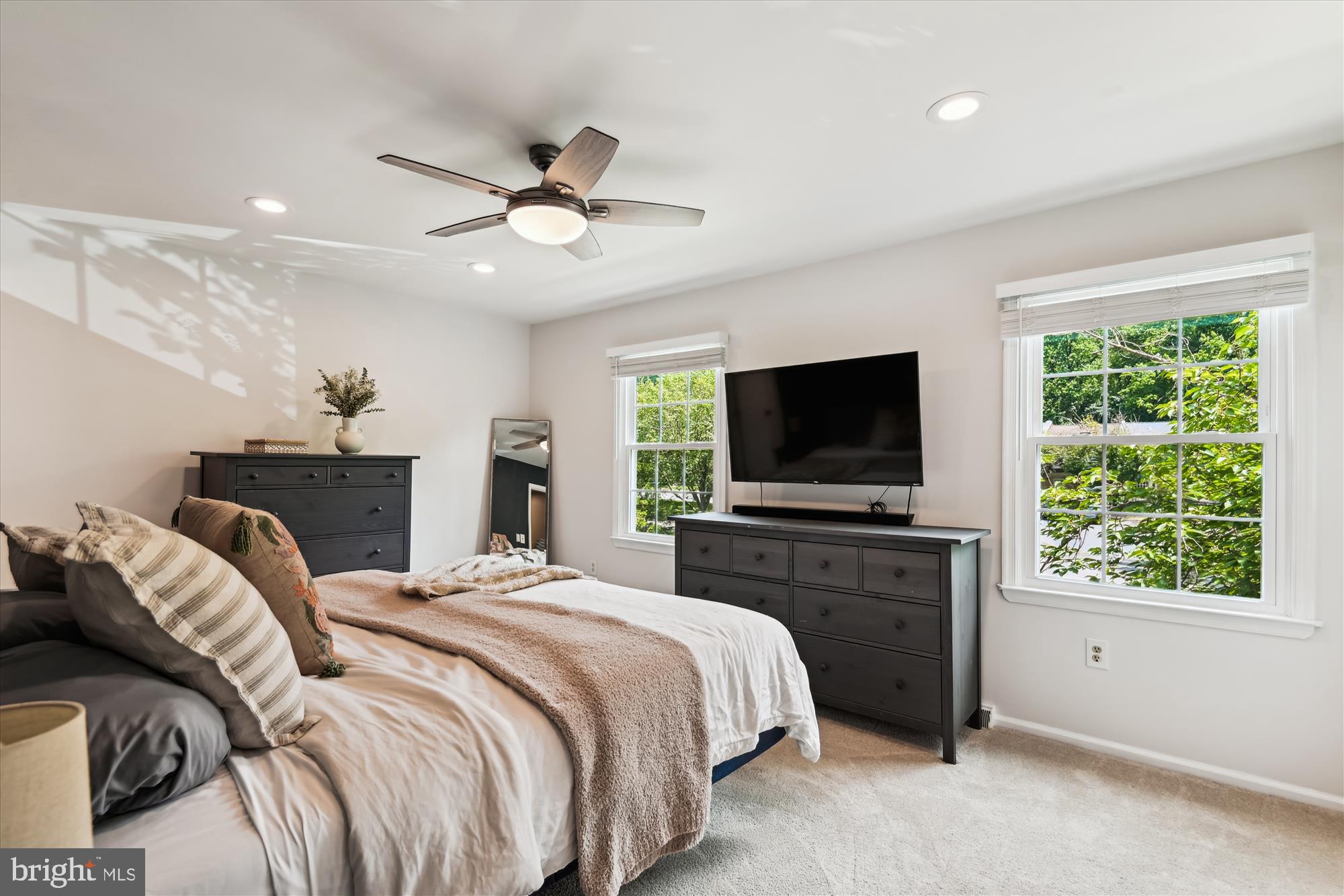 OAKMONT - Residential