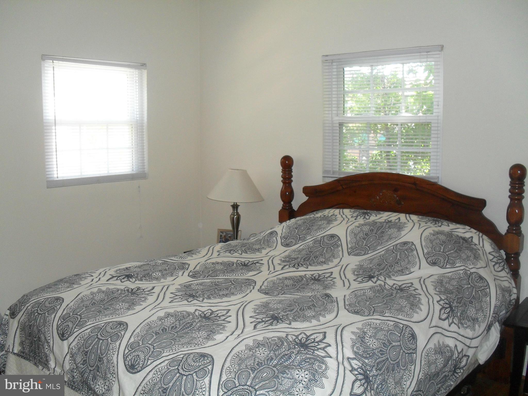 ROSEMONT PARK - Residential Lease