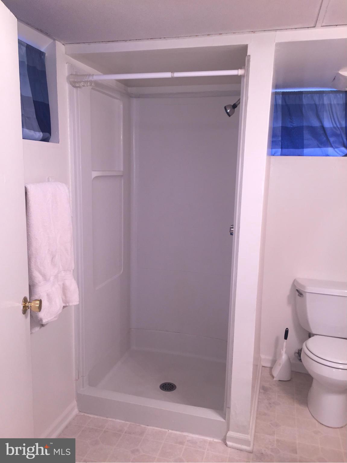 ROSEMONT PARK - Residential Lease