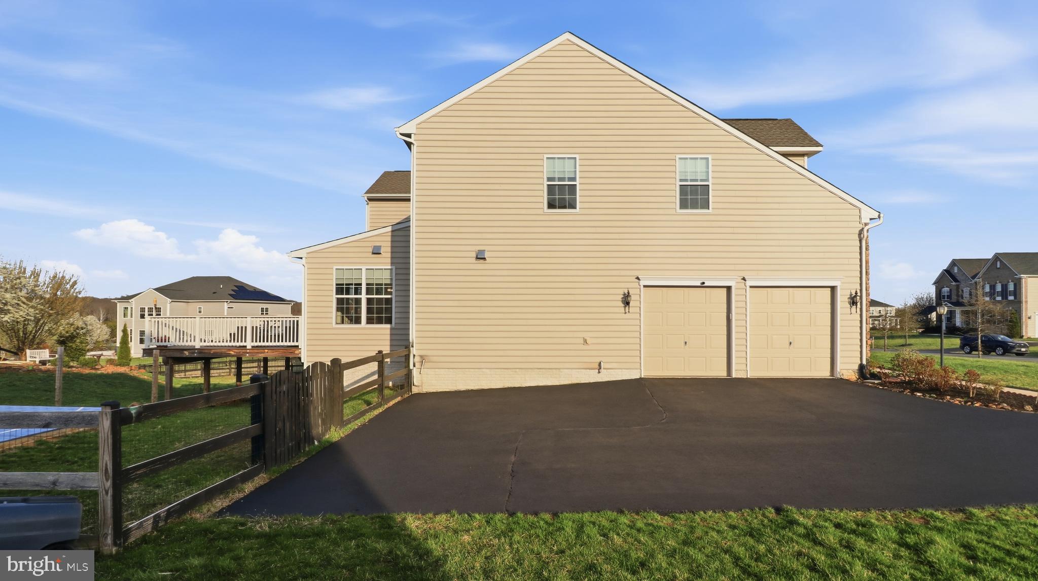 MELODY FARM - Residential