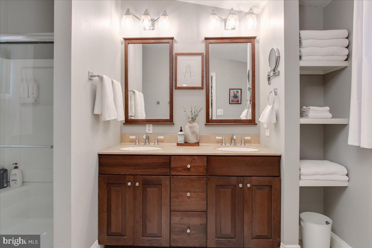 THE WOODS - Residential