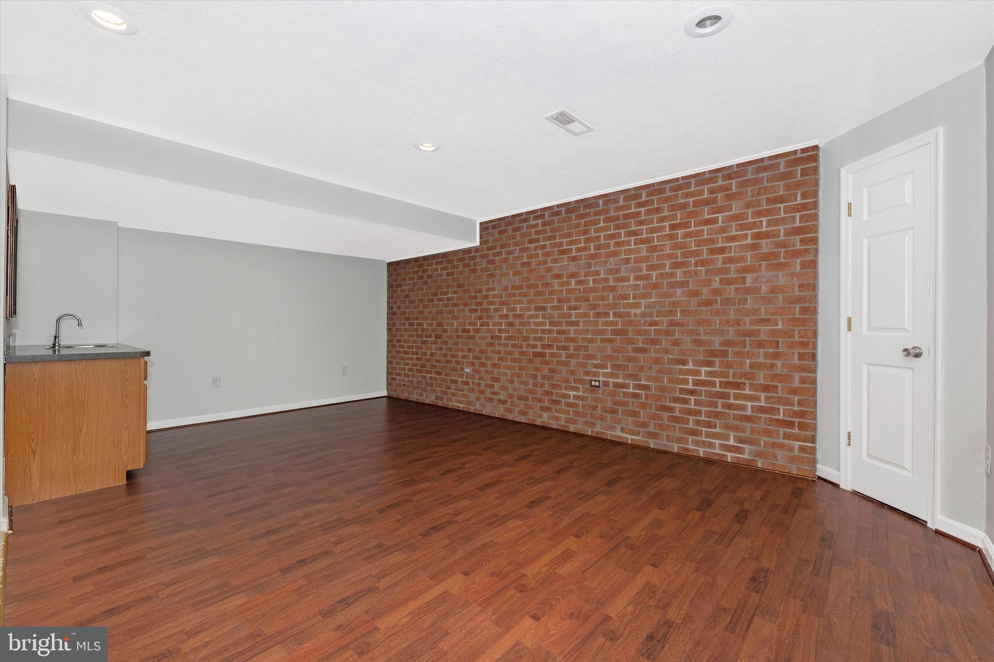 FAIRWAY MEADOWS - Residential