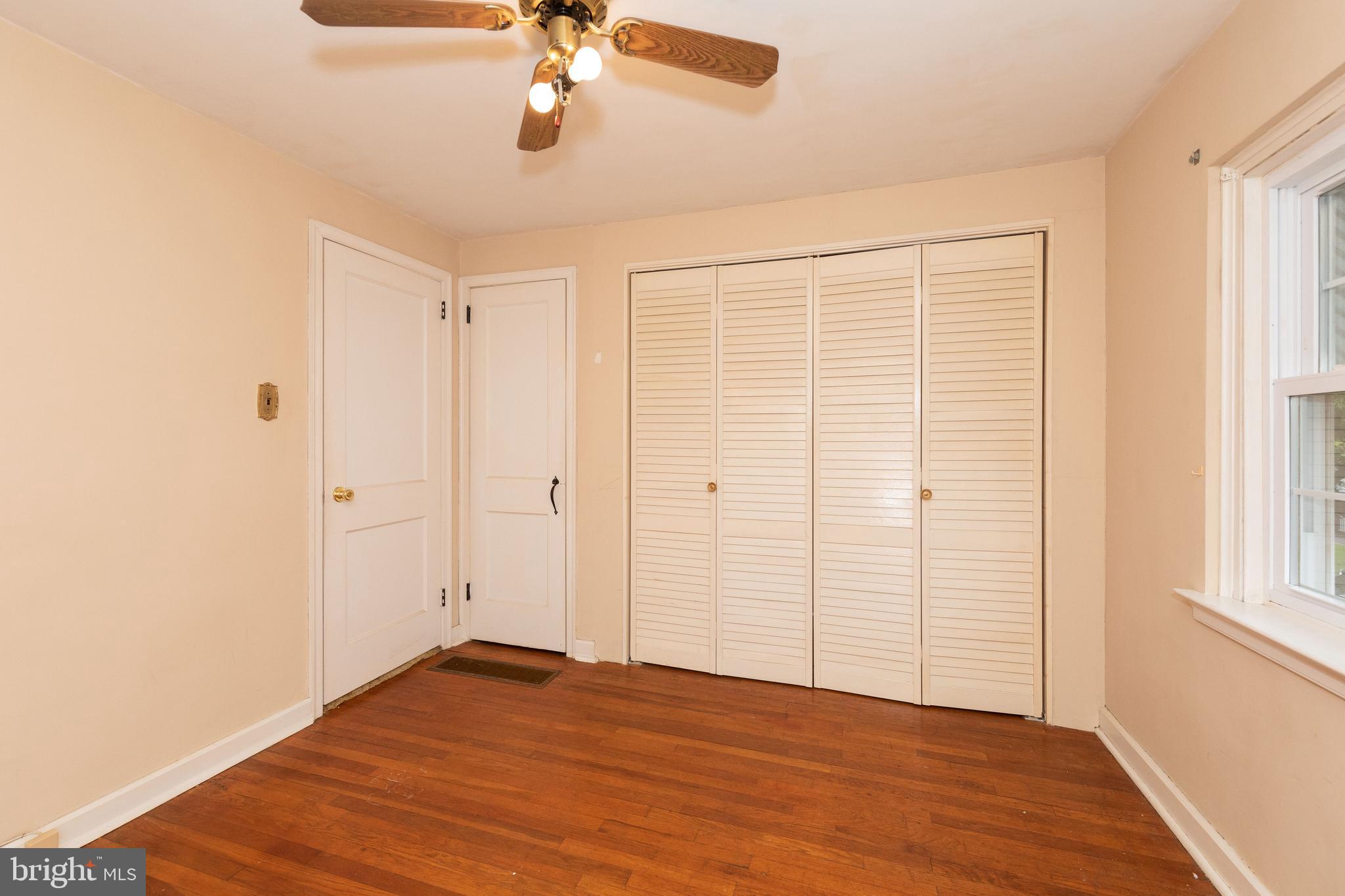 FOX CHASE MANOR - Residential