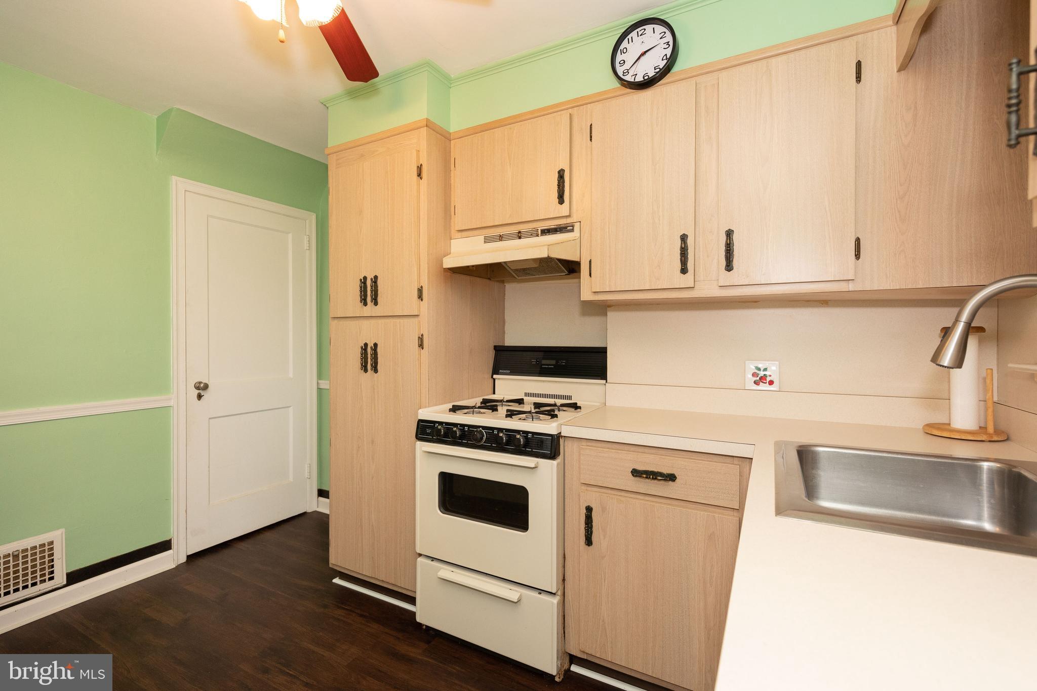 FOX CHASE MANOR - Residential