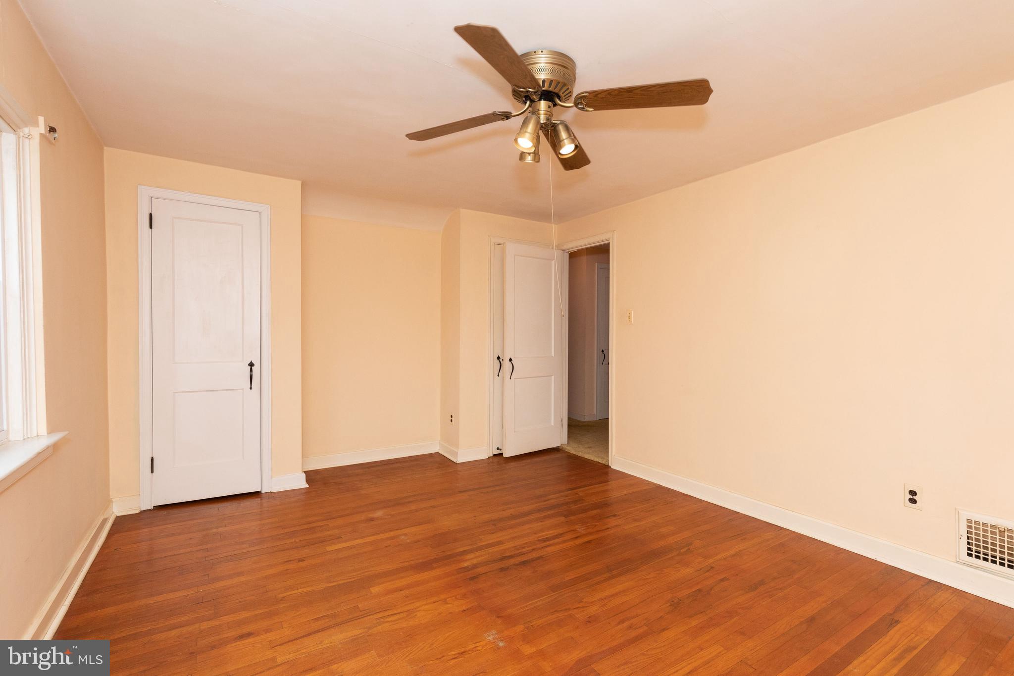 FOX CHASE MANOR - Residential