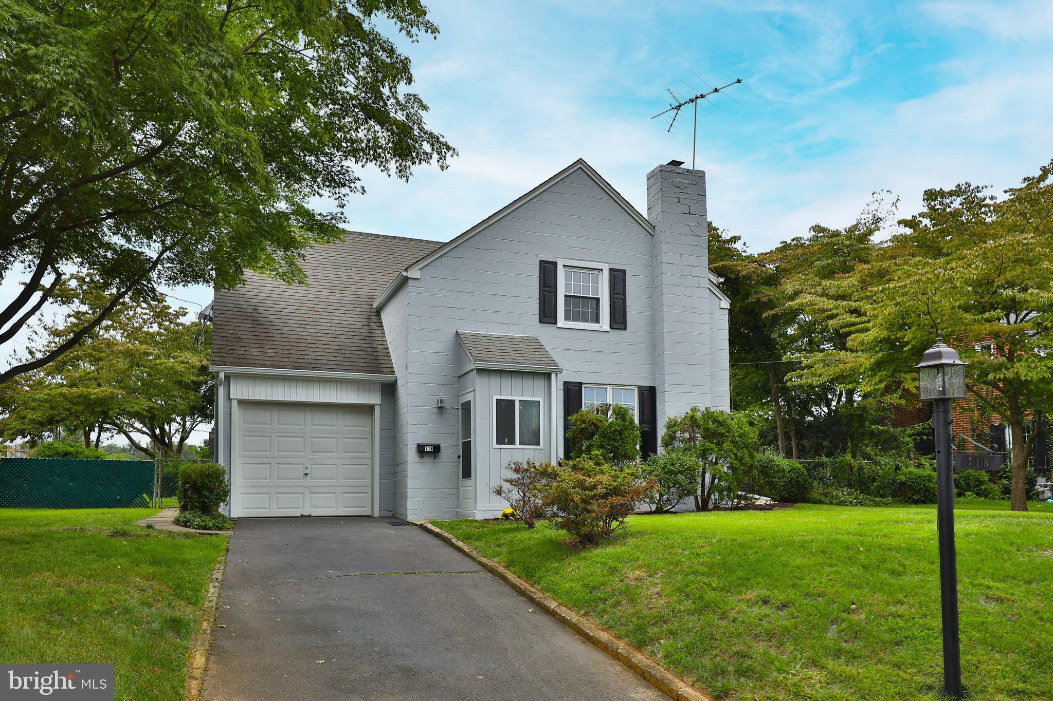 FOX CHASE MANOR - Residential