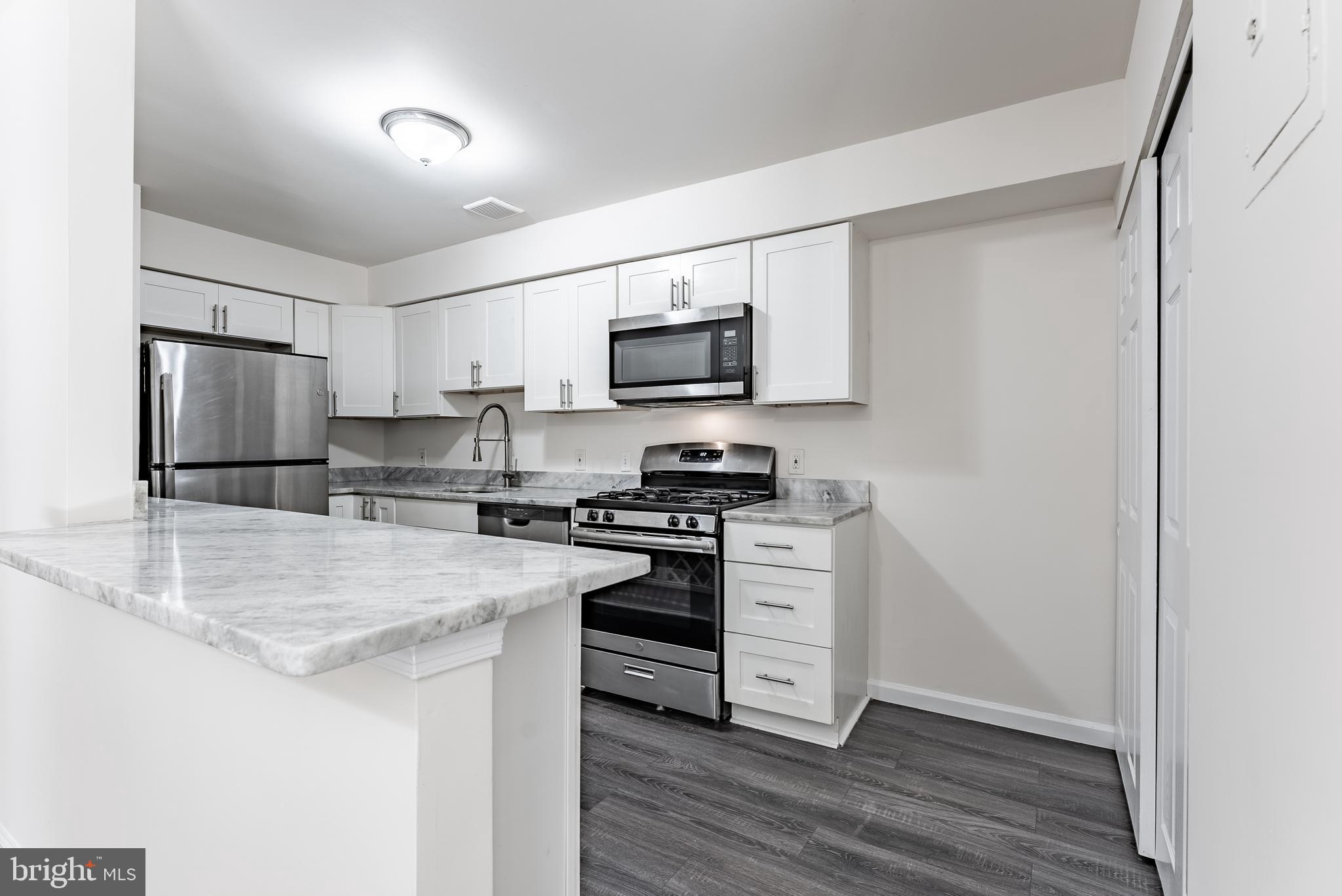 MARLOW-OLSON CONDO - Residential