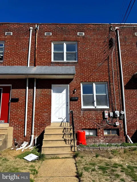 439 1/2 Thomson Avenue, Paulsboro, NJ MLS: NJGL2056468