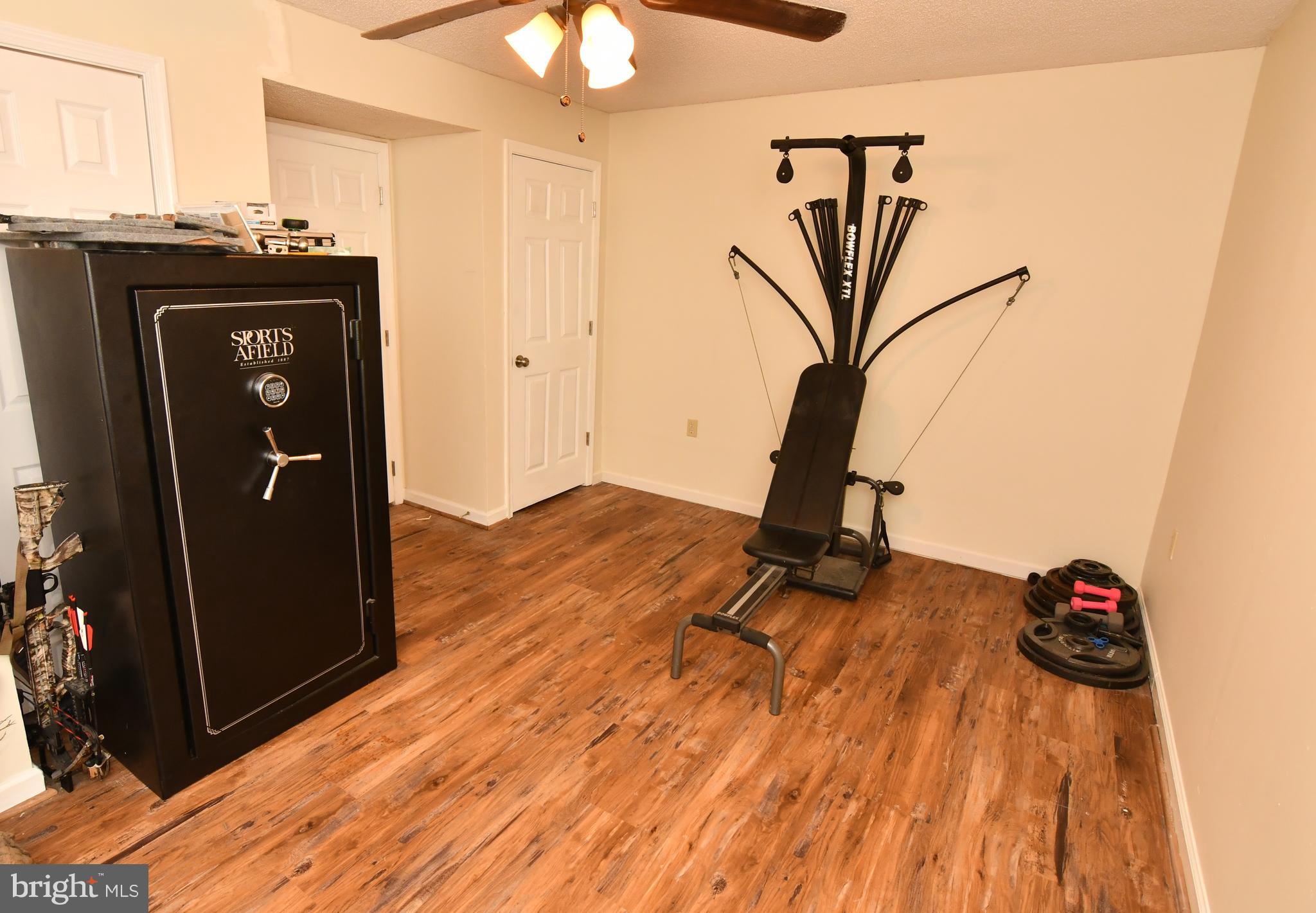 LAKE HOLIDAY ESTATES - Residential