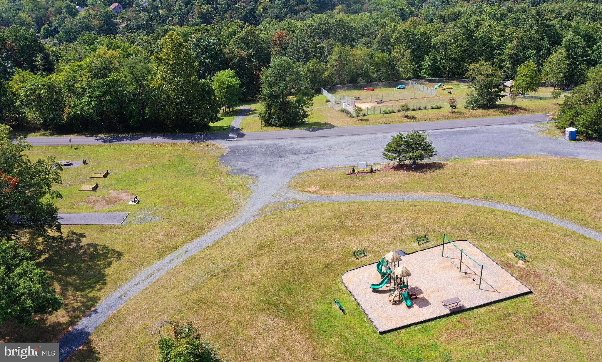 LAKE HOLIDAY ESTATES - Residential