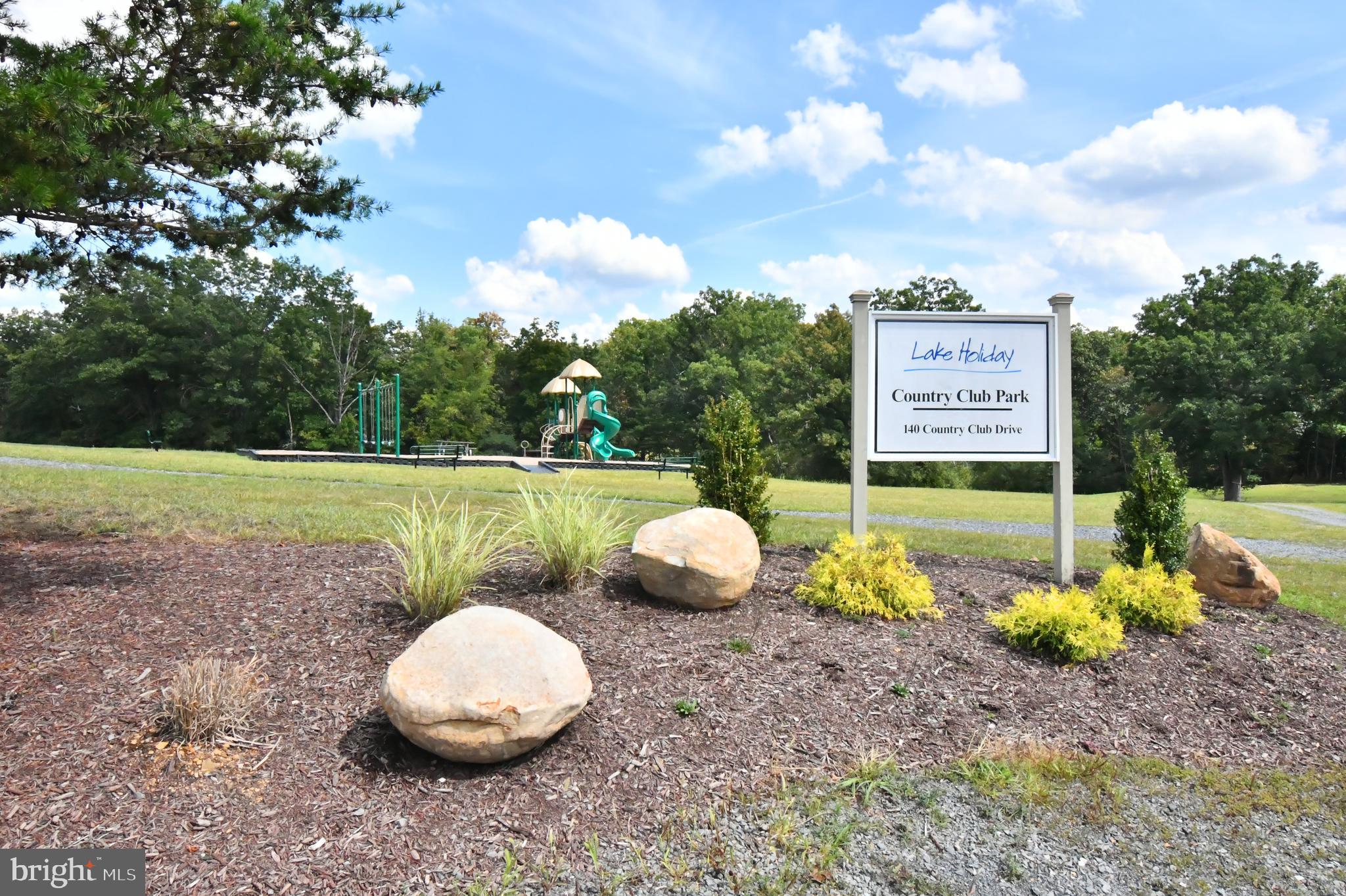 LAKE HOLIDAY ESTATES - Residential