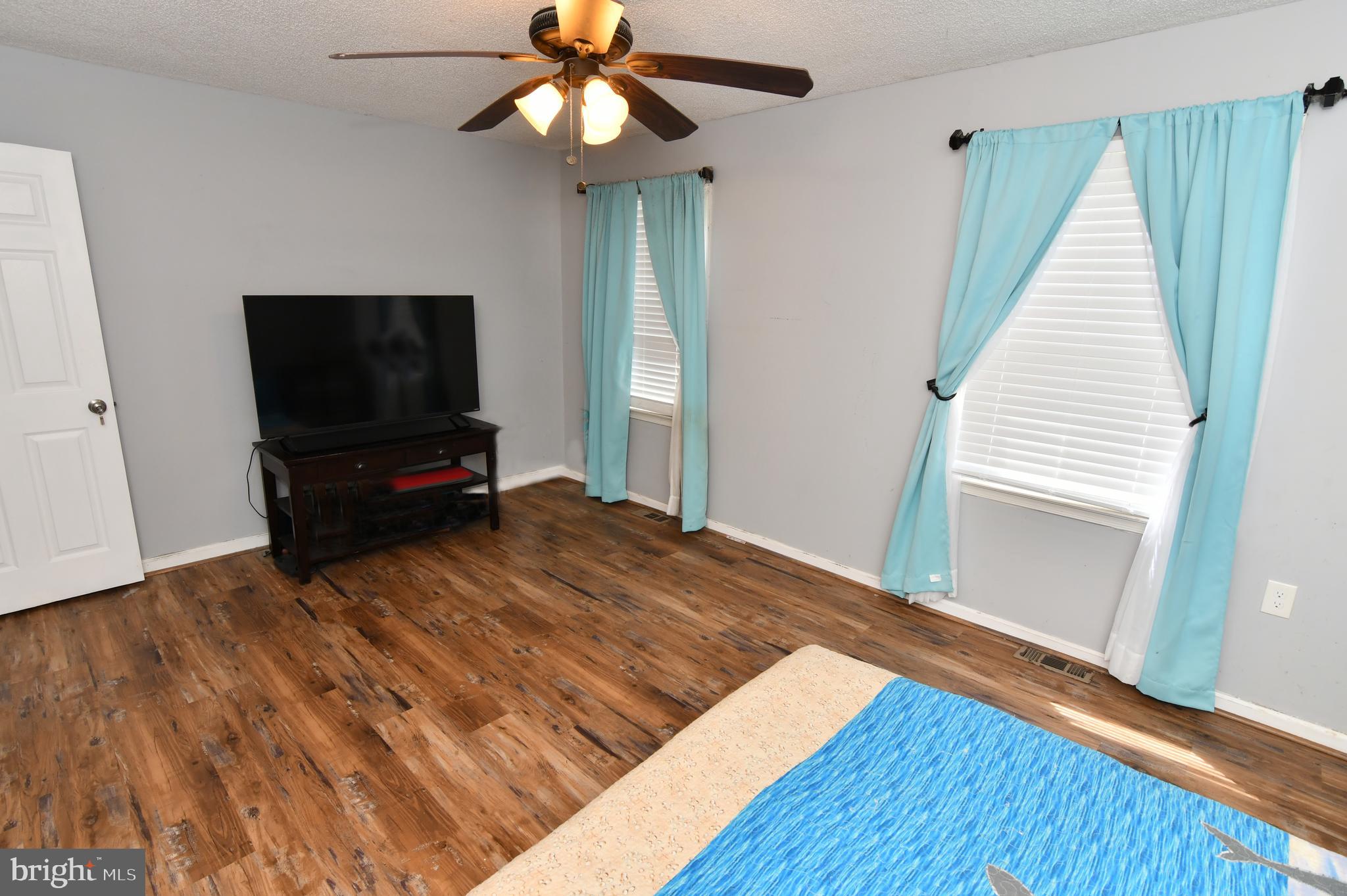 LAKE HOLIDAY ESTATES - Residential