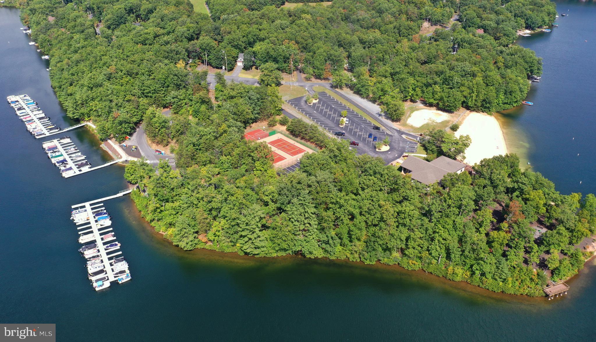 LAKE HOLIDAY ESTATES - Residential