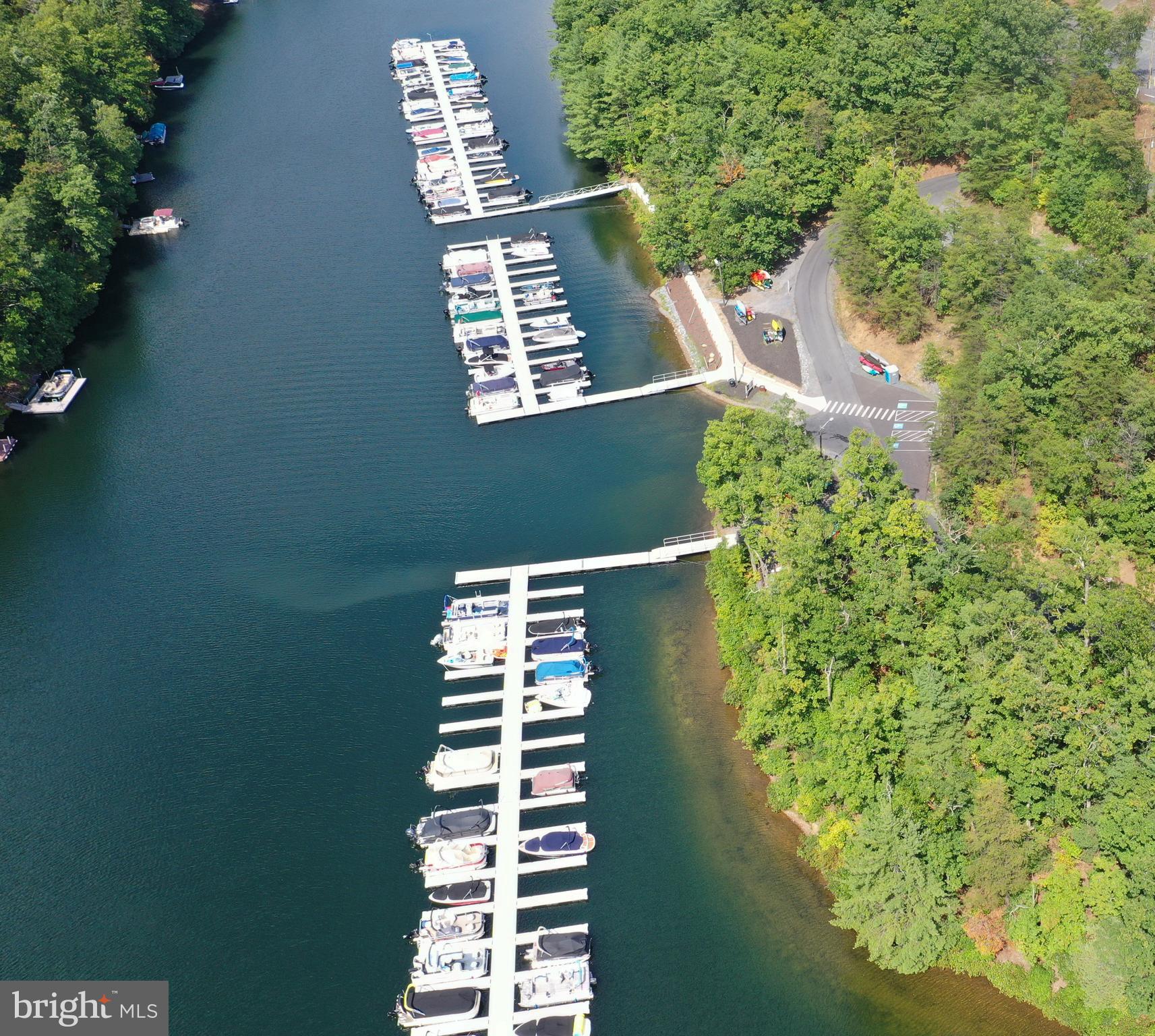 LAKE HOLIDAY ESTATES - Residential