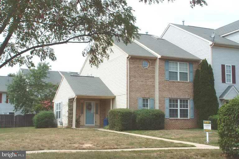 GREAT NEWS! Seller will cover 50% of your closing costs, making this spacious brick-front end-unit townhome an unbeatable deal!
From the outside, this home may look cozy—but step inside and prepare to be amazed by how much space it offers! With a bright, flexible floor plan, this home is sold As-Is but move-in ready, giving you peace of mind knowing everything is in working order while leaving room for your personal touch. Major updates include a roof that’s only 8 years old, giving you confidence in the home’s condition.
The main level welcomes you with a large living room featuring a cozy fireplace, a formal dining room, and a kitchen that flows seamlessly to a private fenced backyard with a deck—perfect for entertaining. You’ll also find a dedicated office/library and a convenient half bath on this level.
Upstairs, retreat to three generously sized bedrooms, including a primary suite with a one-of-a-kind sky dome that fills the bathroom with natural light. Relax in the Jacuzzi tub for the ultimate spa-like experience—a feature you won’t find everywhere. Two full baths complete the second floor, making comfort a priority for everyone.
Set in a community with a pool, recreation center, and playgrounds, and just minutes from shopping, dining, entertainment, and transit—this home delivers both convenience and value.
Don’t let the exterior fool you—this home is much bigger than it looks! Come see it for yourself and imagine the possibilities.
📅 Schedule your showing today and make this hidden gem yours!