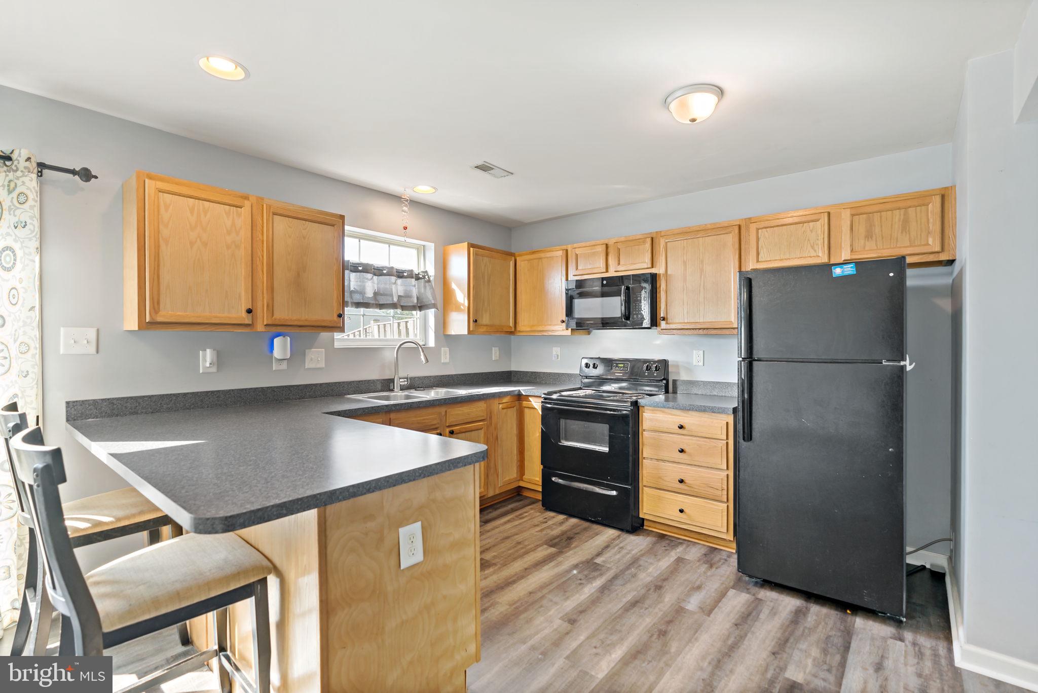 INWOOD VILLAGE - Residential