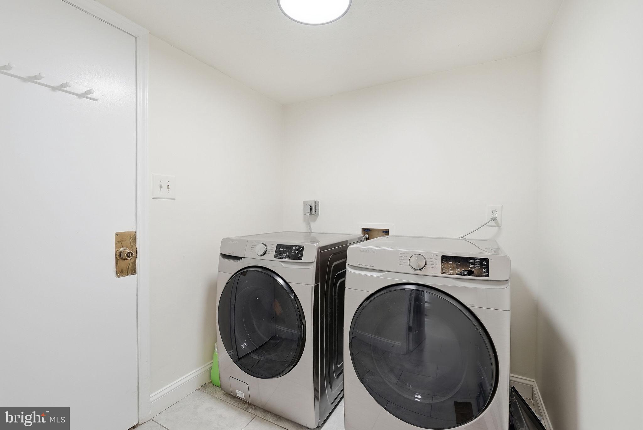 MINNIEVILLE MANOR - Residential