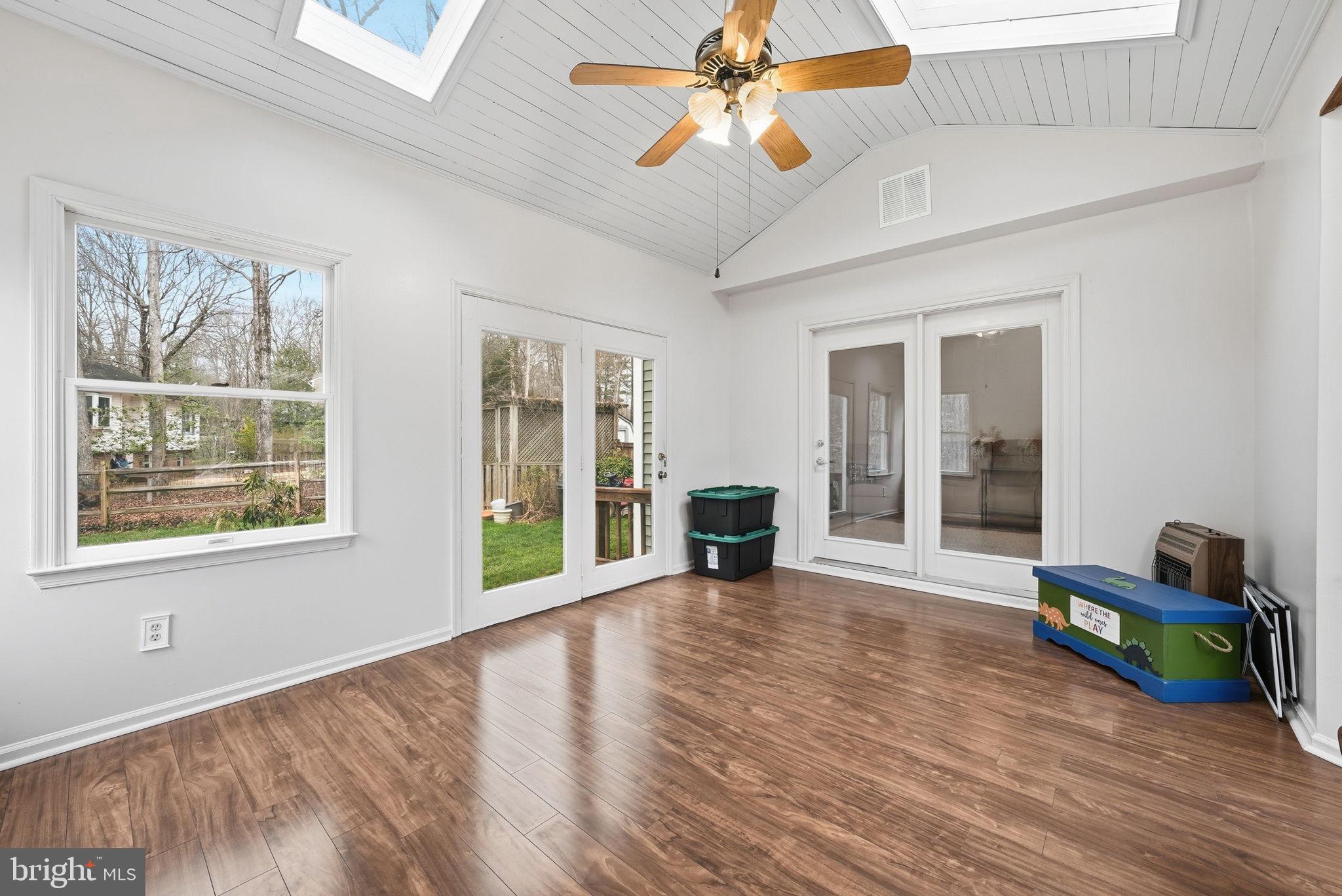 MINNIEVILLE MANOR - Residential