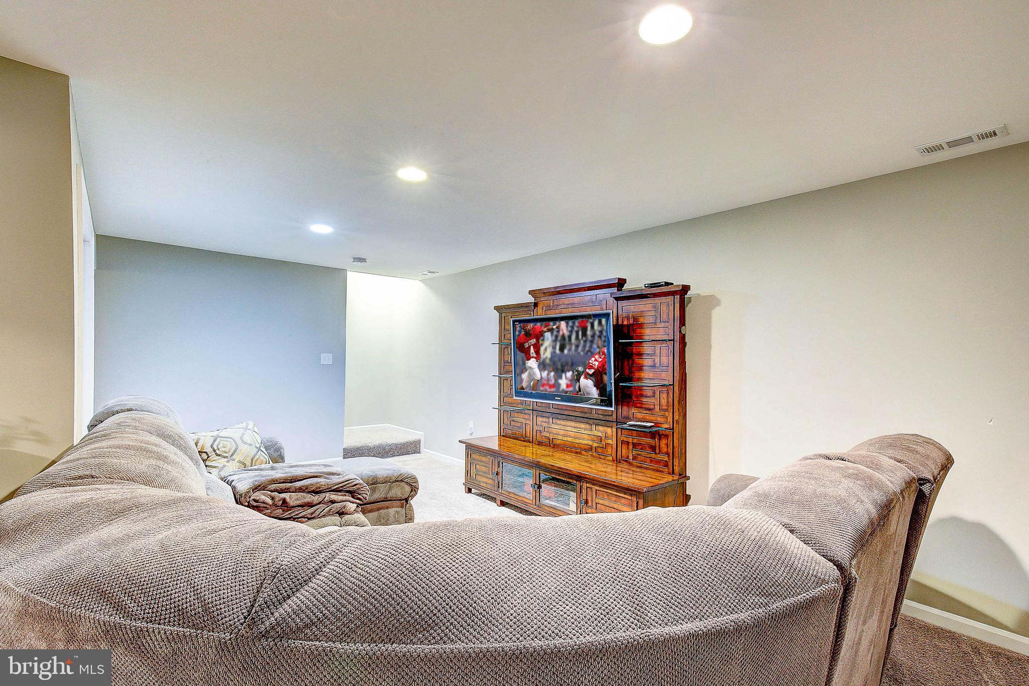 THE PROVINCES - Residential