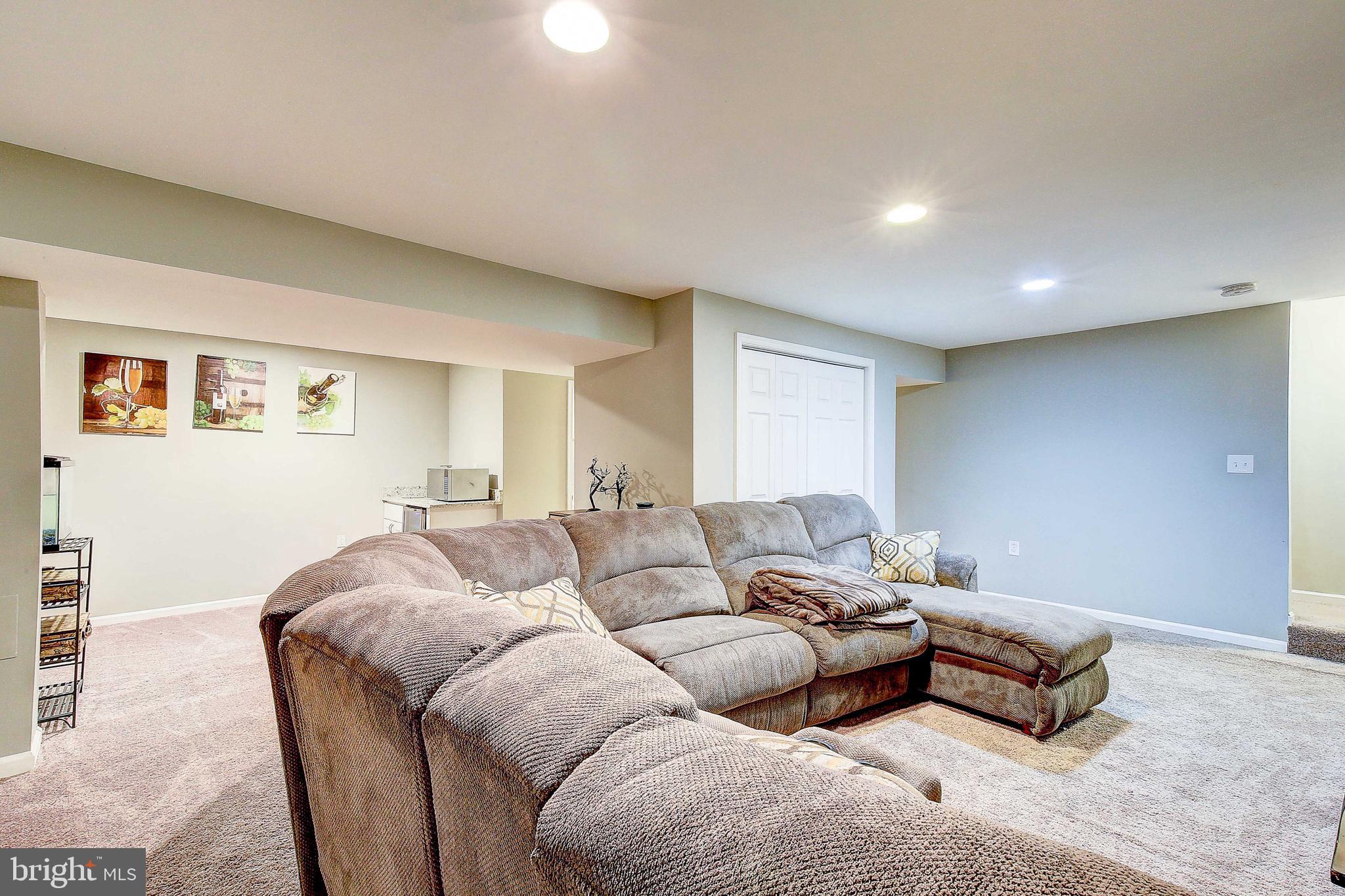 THE PROVINCES - Residential