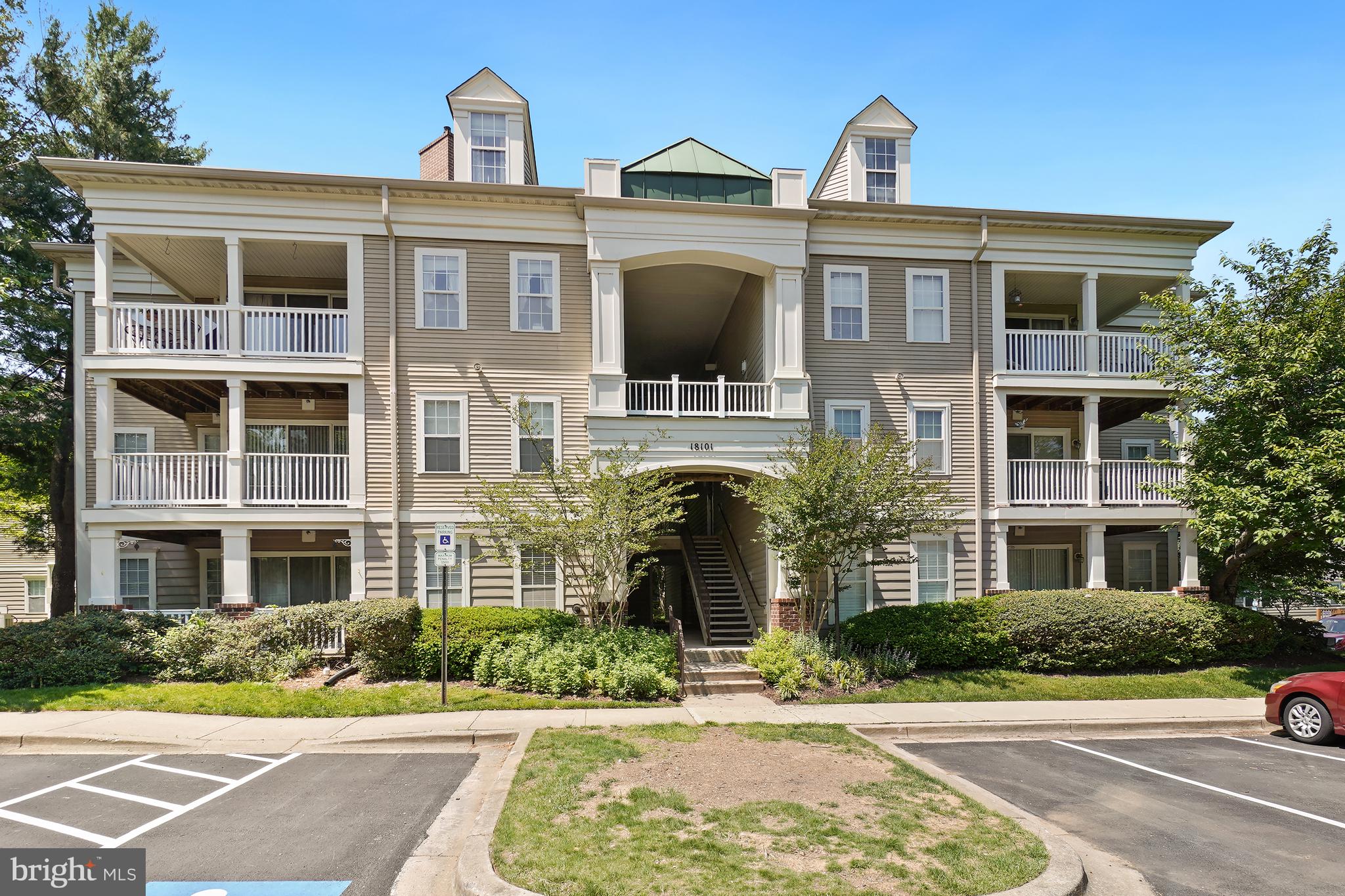 RIVERSTONE - Residential