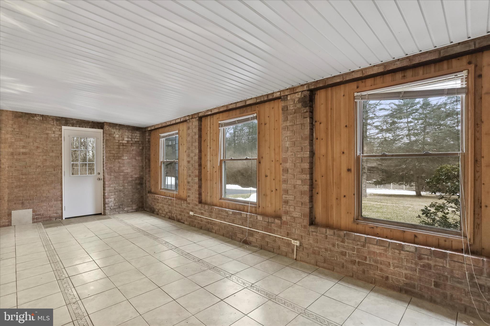 GREENHILL ACRES - Residential