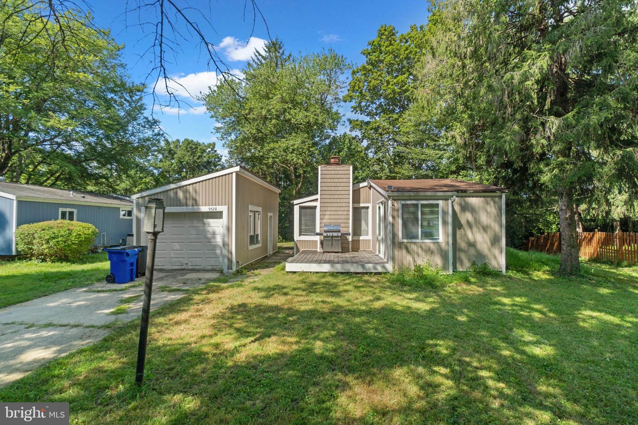 9528 WANDERING WAY