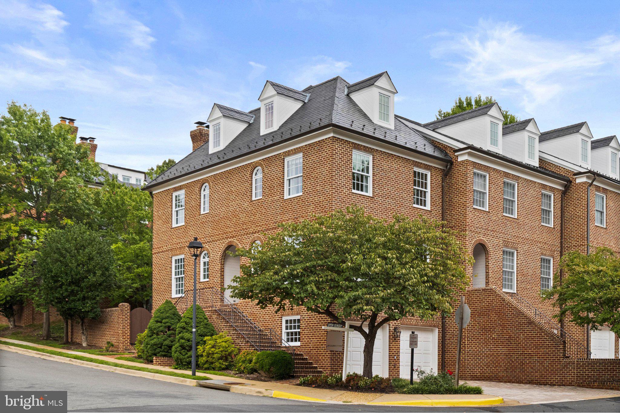 1117 KENSINGTON ROAD