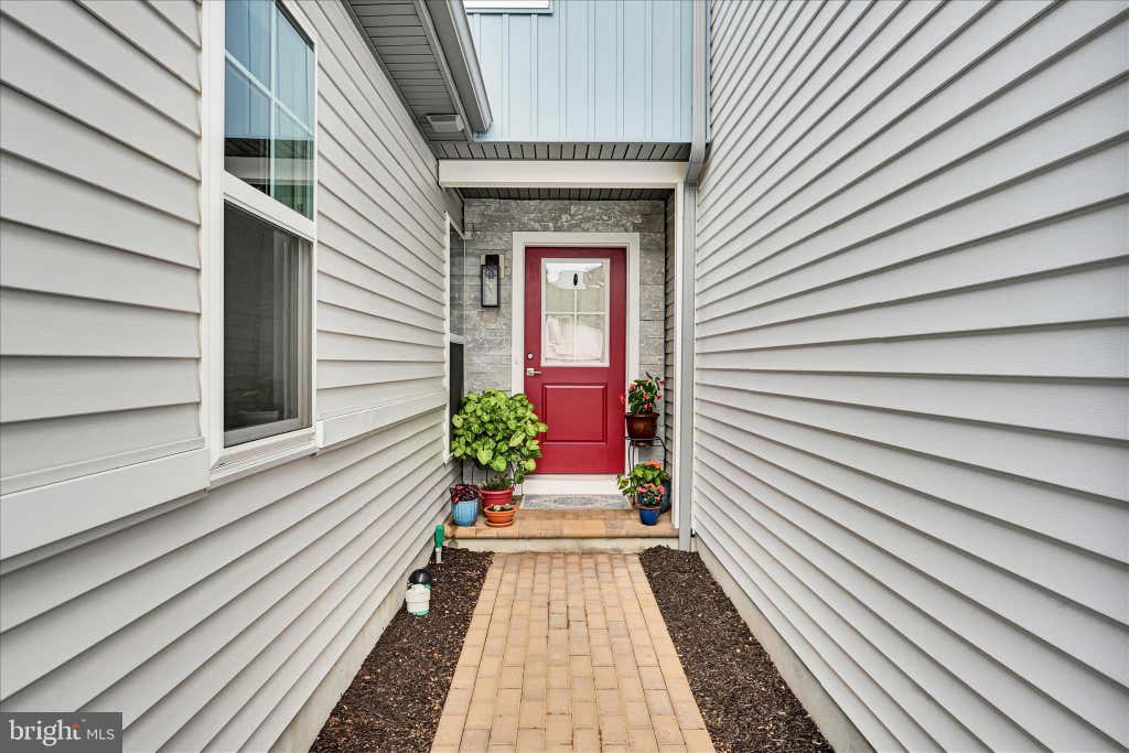 Photo of 823 Talon Way, COLUMBIA, PA 17512 (MLS # PALA2090628)