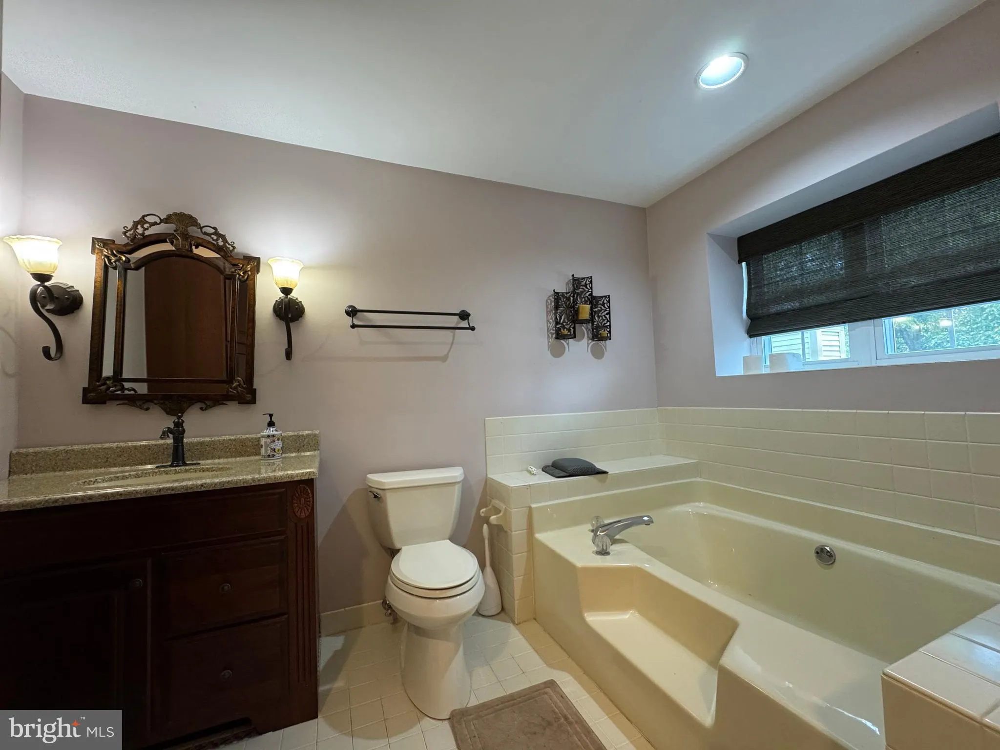 Newtown, Pennsylvania 18940, United States, 3 Bedrooms Bedrooms, ,3 BathroomsBathrooms,Residential,Active,166562