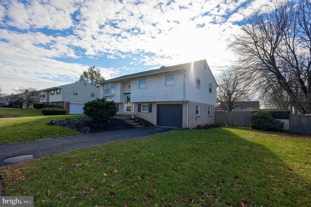 Photo of 424 NOTTINGHAM AVE, LANCASTER, PA 17601 (MLS # PALA2029514)