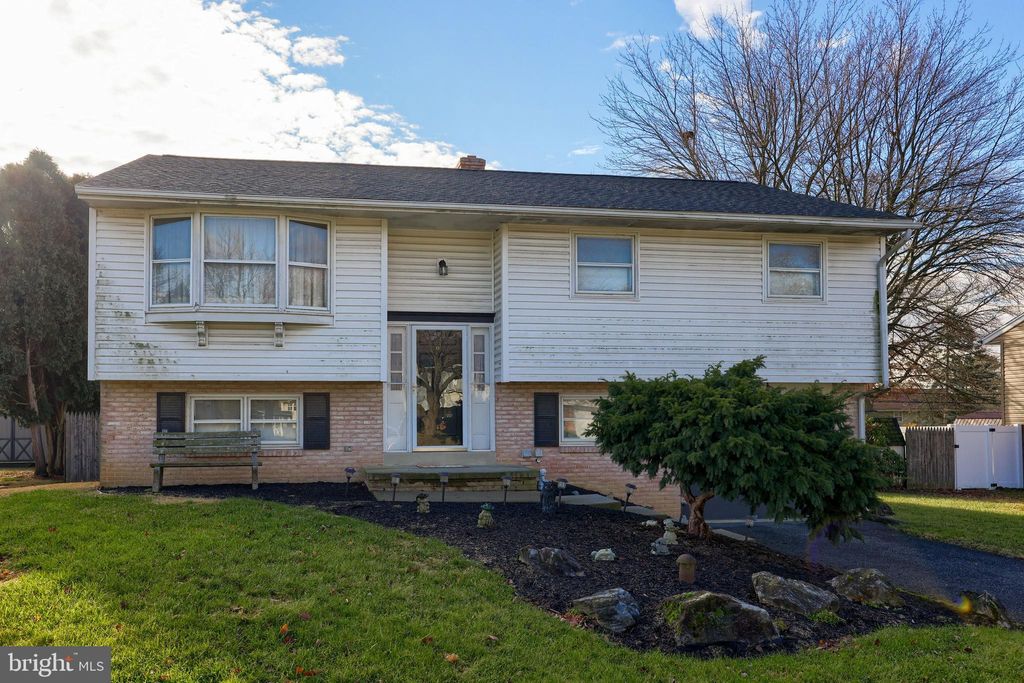 Photo of 424 NOTTINGHAM AVE, LANCASTER, PA 17601 (MLS # PALA2029514)