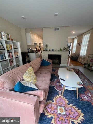 304 2ND STREET SE