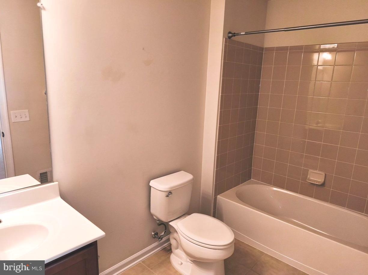 BRAMBLETON LANDBAY 2 - Residential Lease