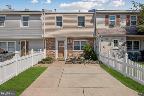 54 COLONIAL SQUARE PLACE CLEMENTON NJ 08021