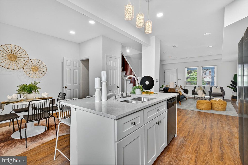 Photo of 802 N Woodington Road, BALTIMORE, MD 21229 (MLS # MDBA2188052)