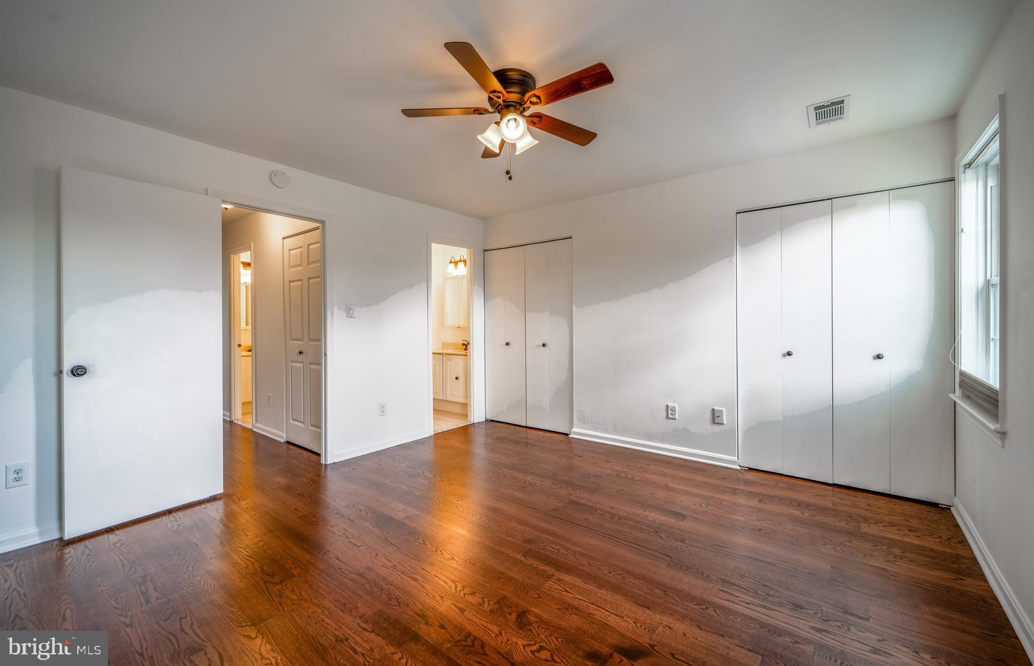 LAUREL MEWS - Residential Lease