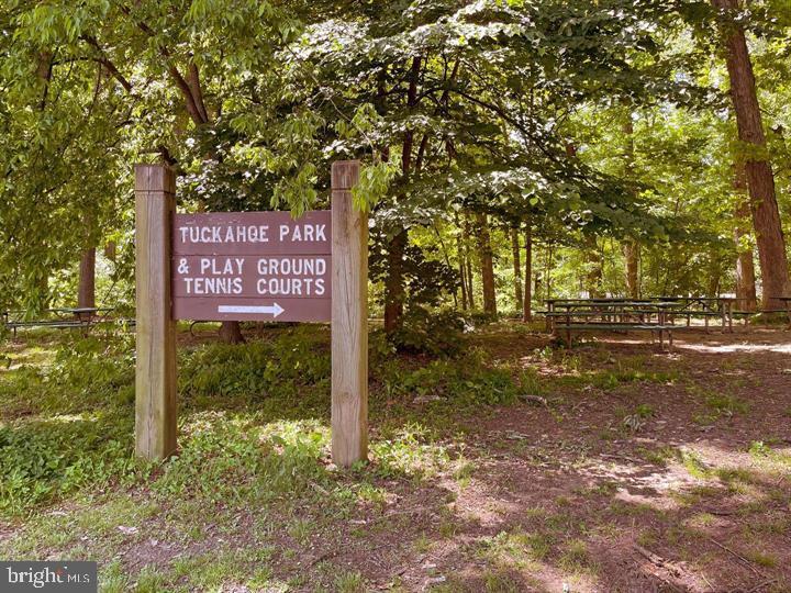 LAUREL MEWS - Residential Lease