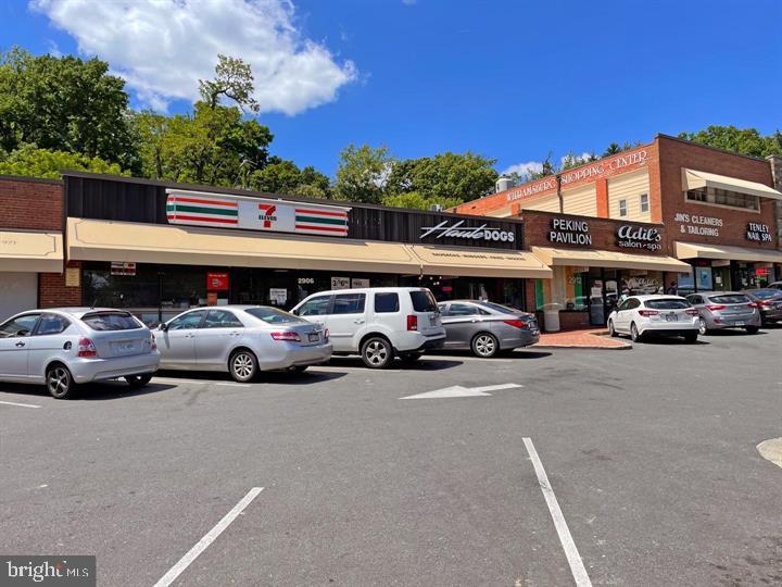 LAUREL MEWS - Residential Lease