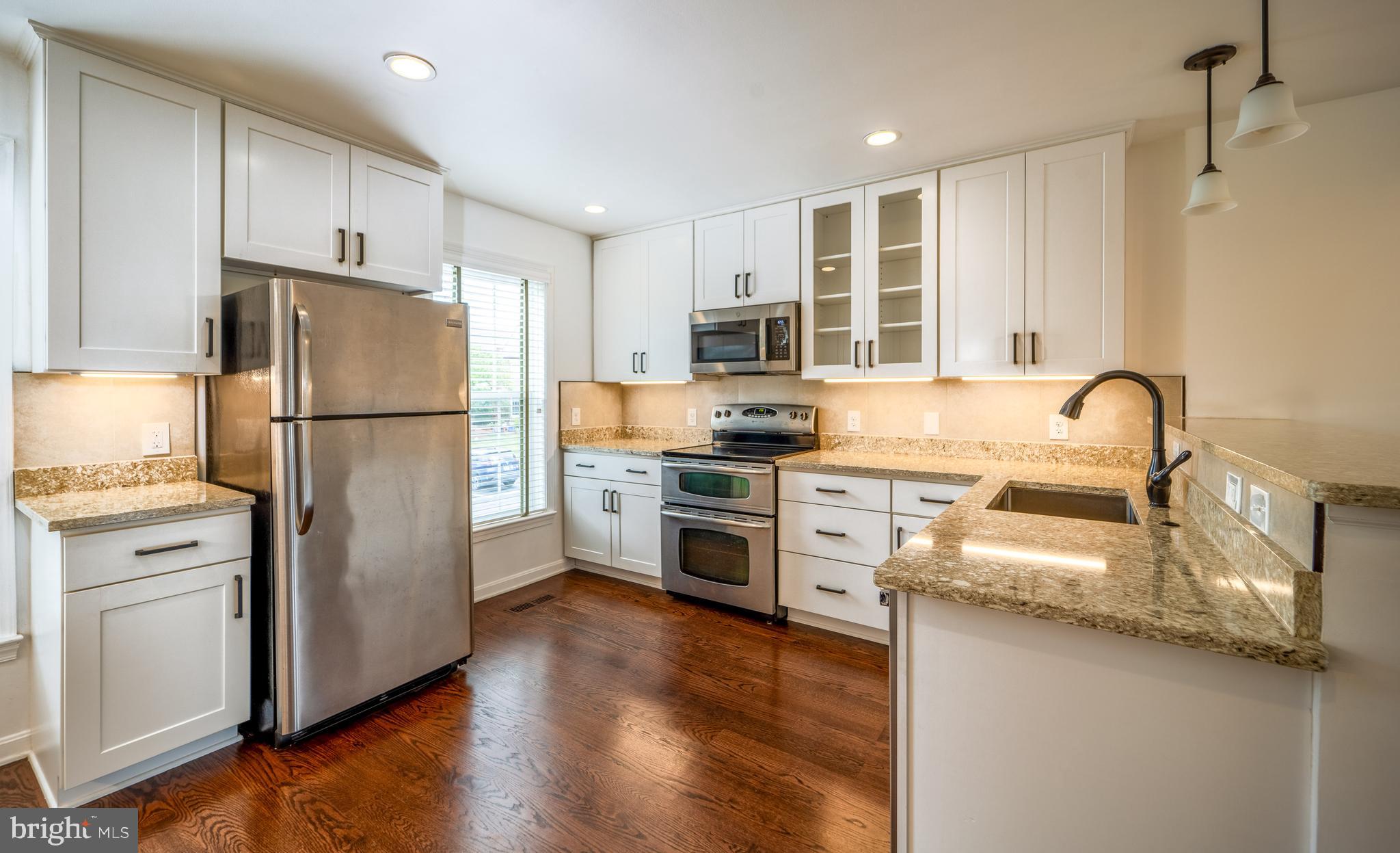 LAUREL MEWS - Residential Lease