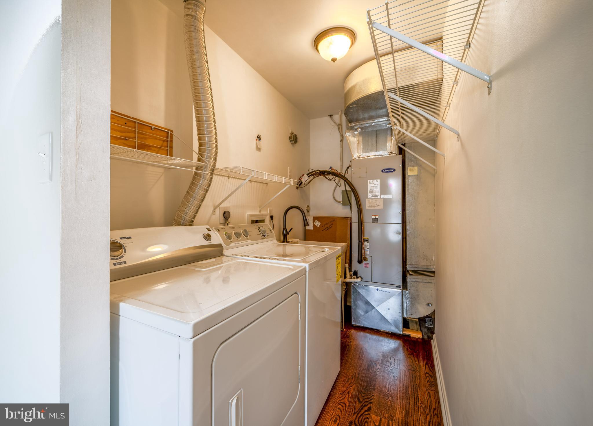 LAUREL MEWS - Residential Lease