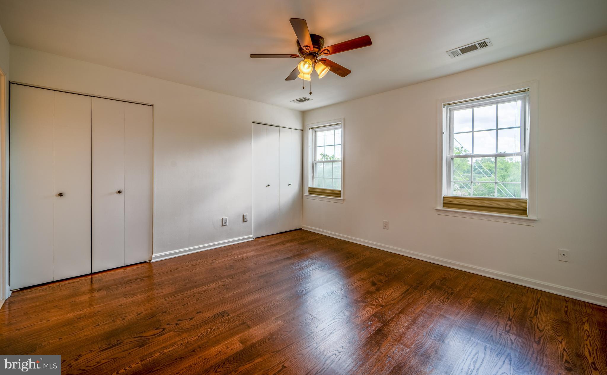 LAUREL MEWS - Residential Lease