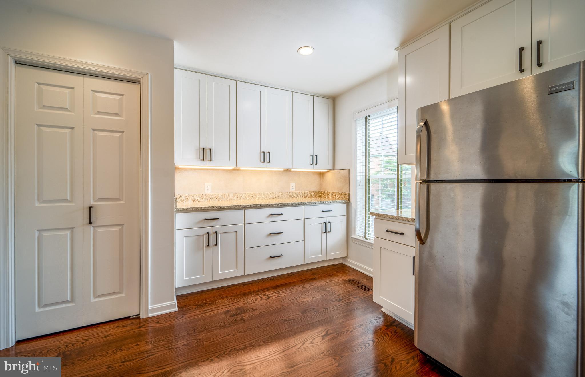 LAUREL MEWS - Residential Lease