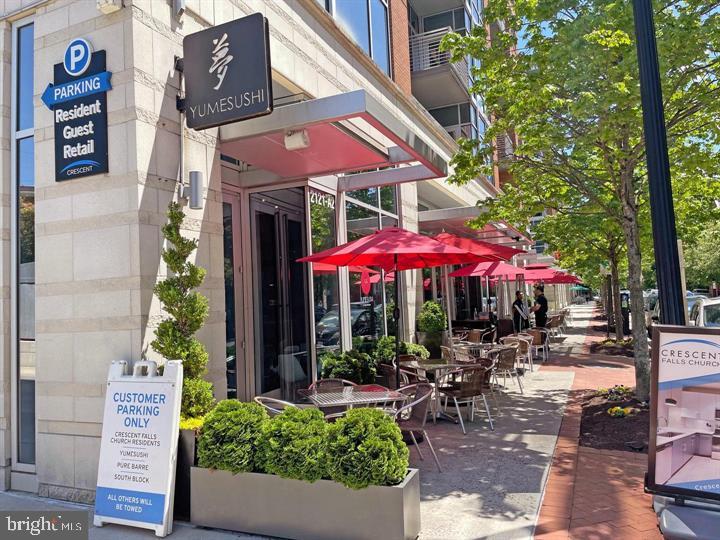 LAUREL MEWS - Residential Lease