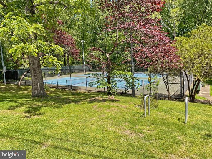 LAUREL MEWS - Residential Lease