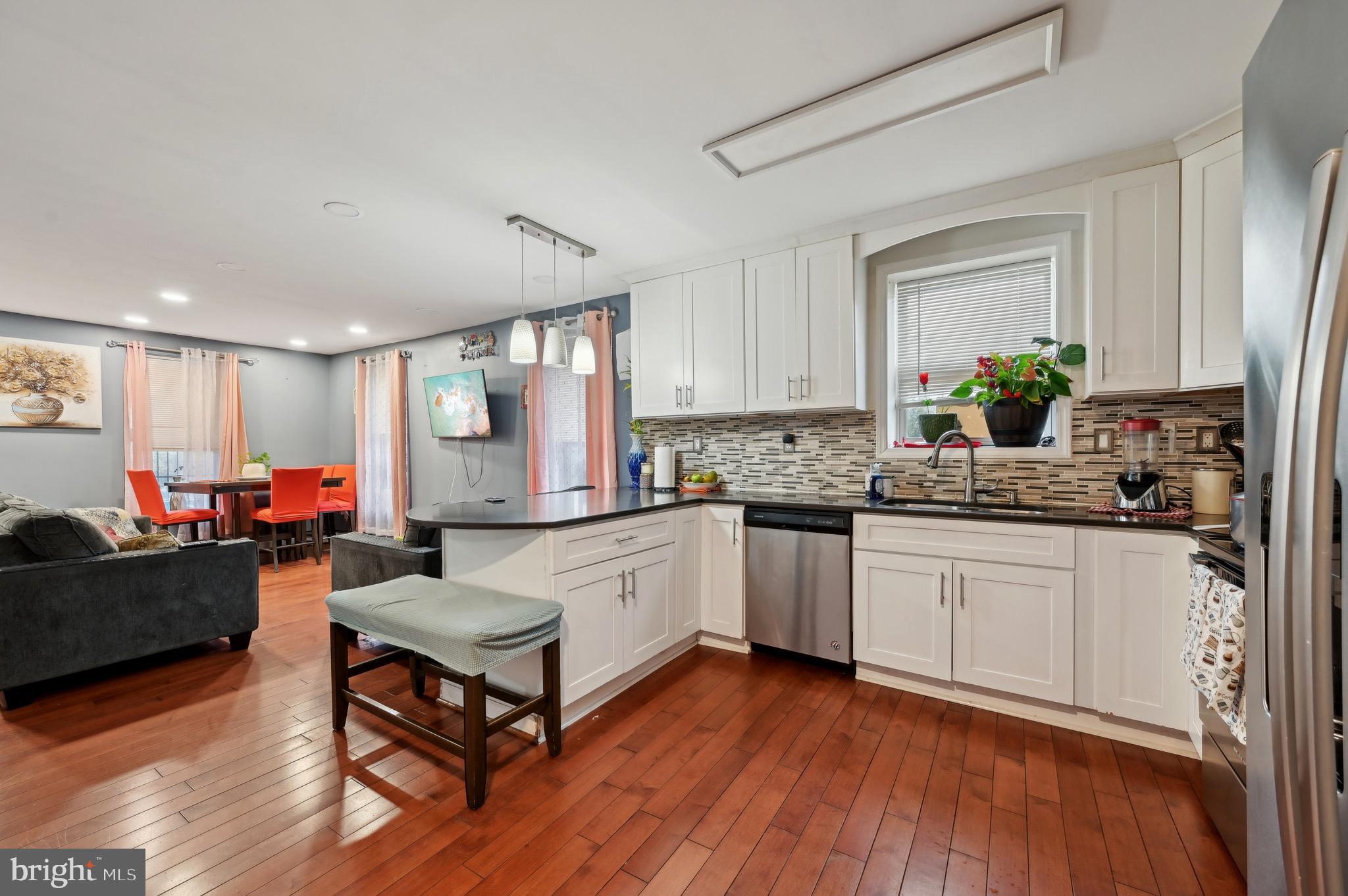 ENGLISH CONSUL ESTATES - Residential