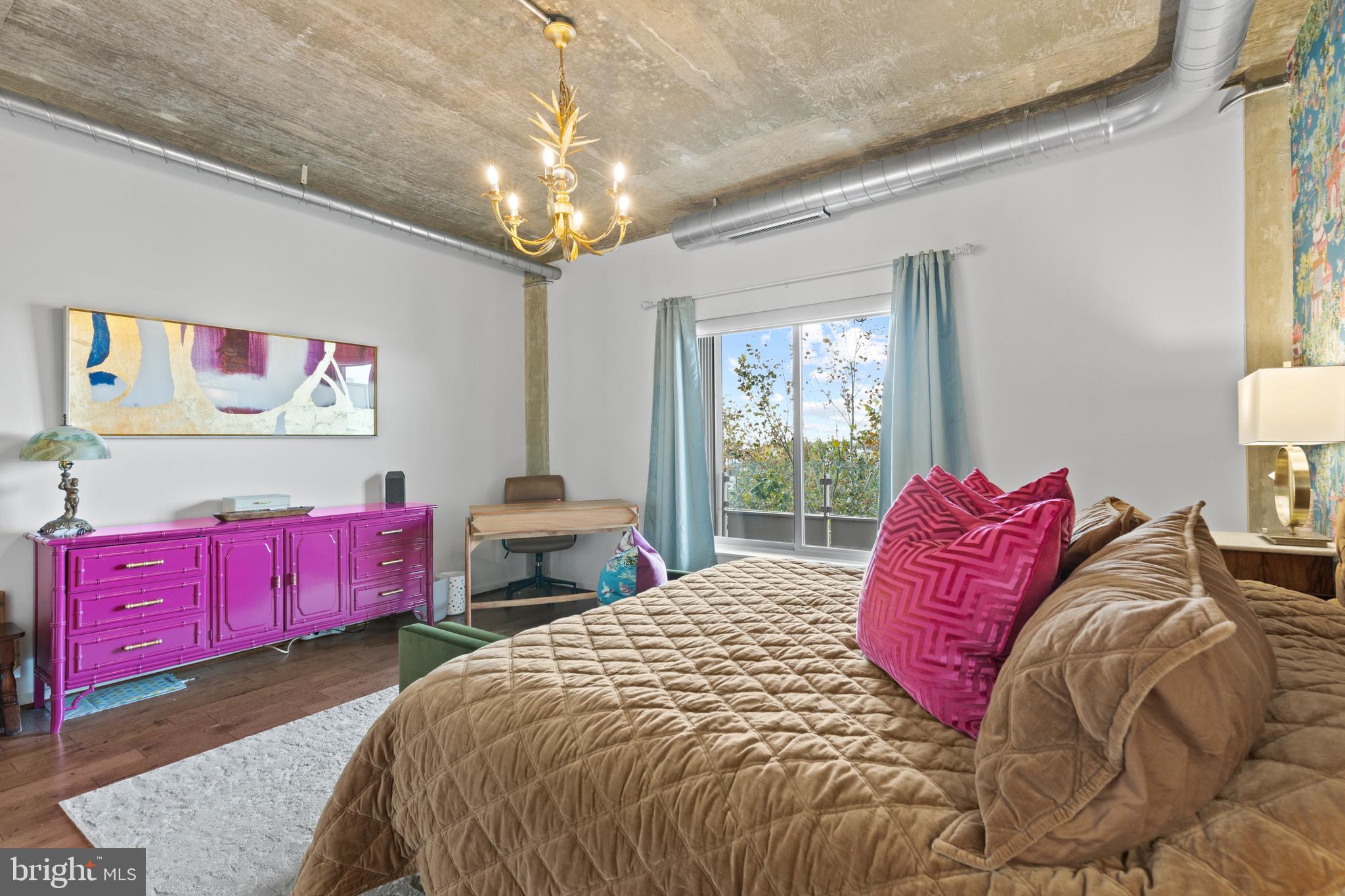 LOCUST POINT - Residential