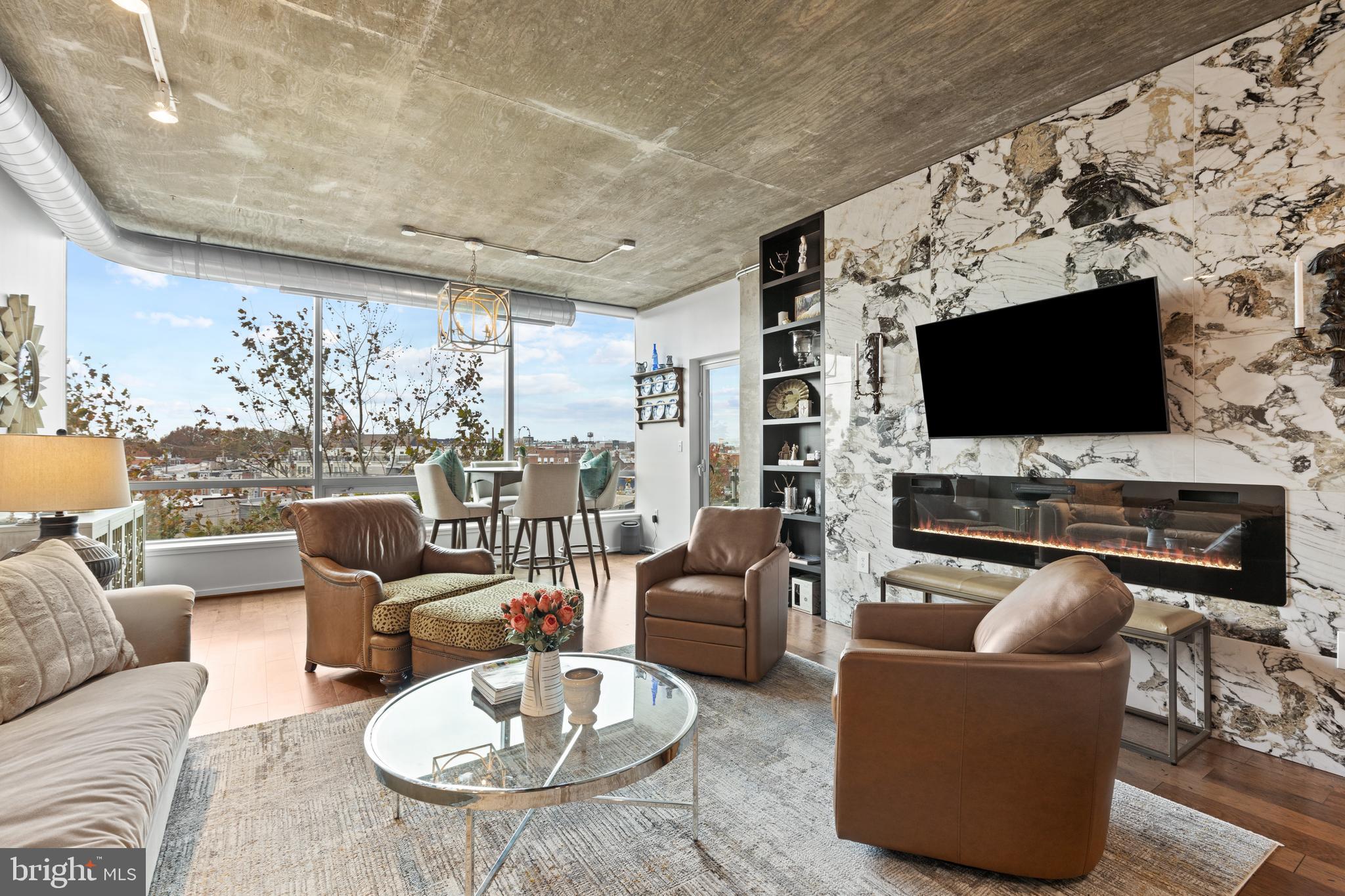 LOCUST POINT - Residential
