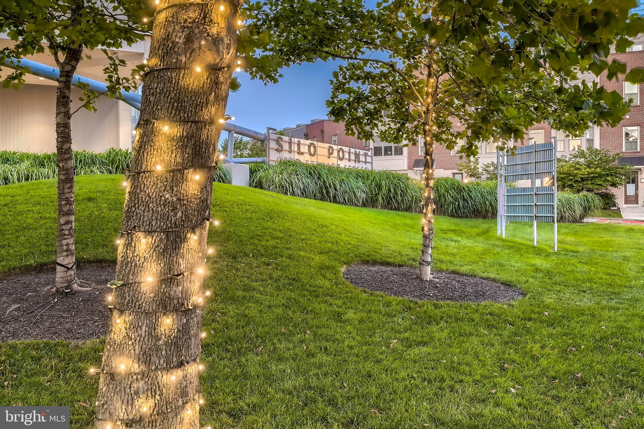 LOCUST POINT - Residential