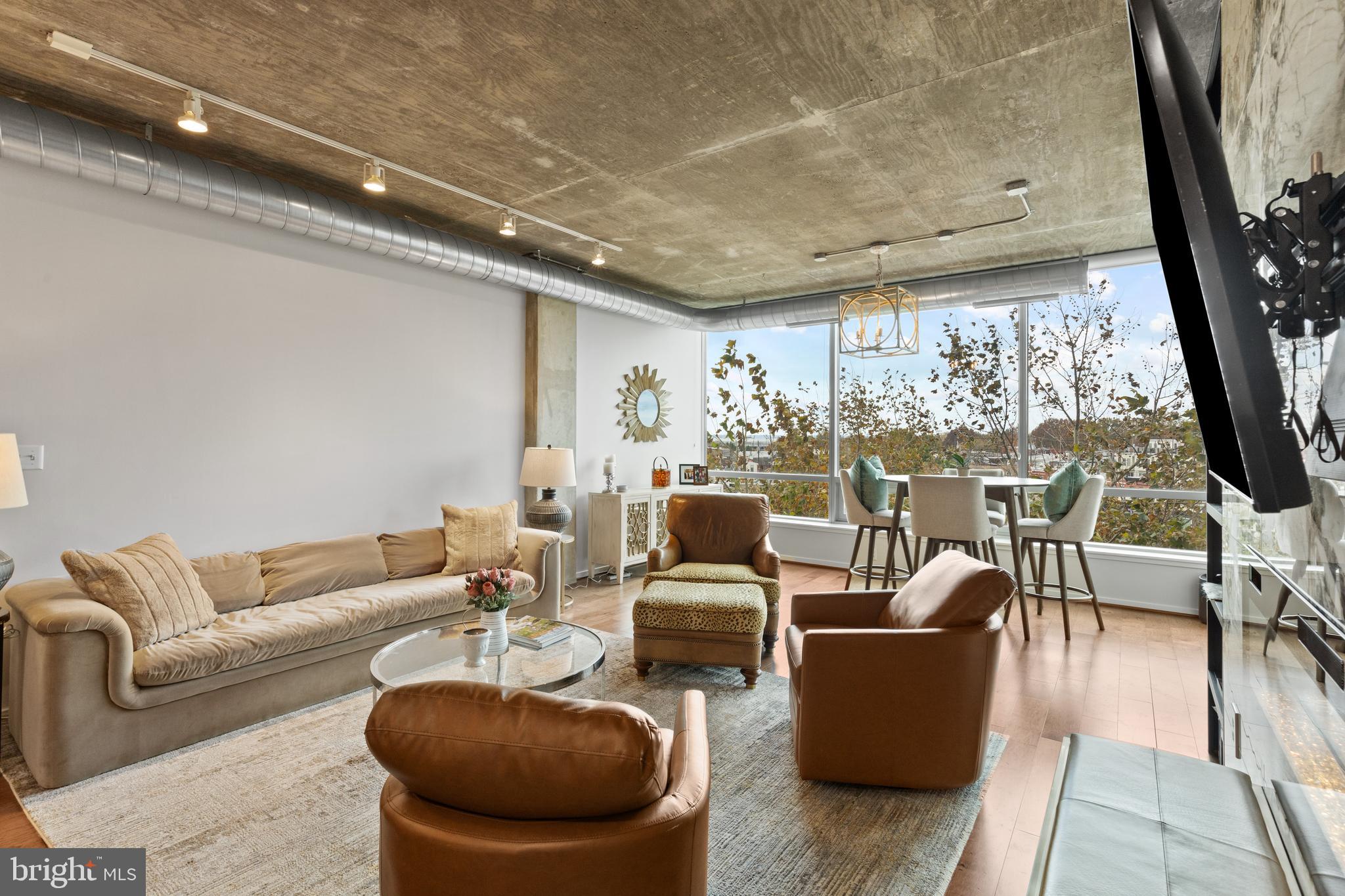 LOCUST POINT - Residential